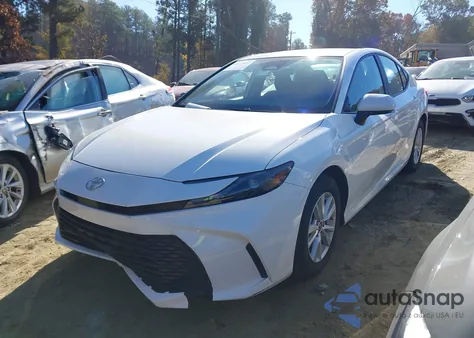 2025 Toyota Camry Le из США, поврежденный, VIN 4T1DAACK3SU042056